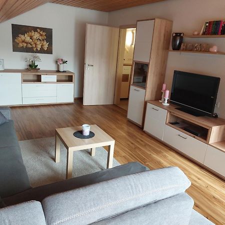 Moderne Ferienwohnung - Neu Renoviert - Ruhige Lage 왈다흐탈 외부 사진