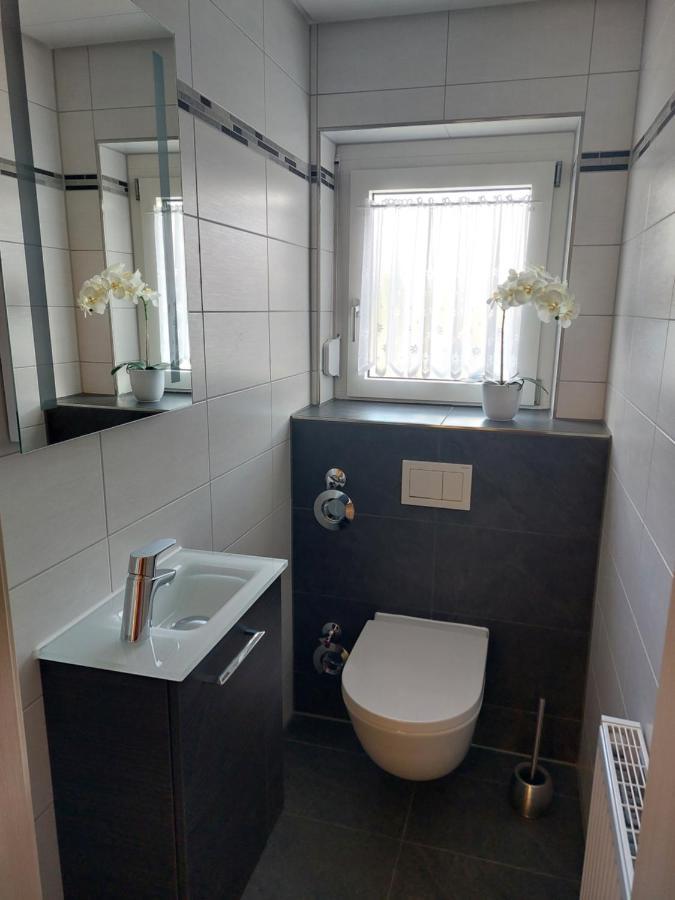 Moderne Ferienwohnung - Neu Renoviert - Ruhige Lage 왈다흐탈 외부 사진