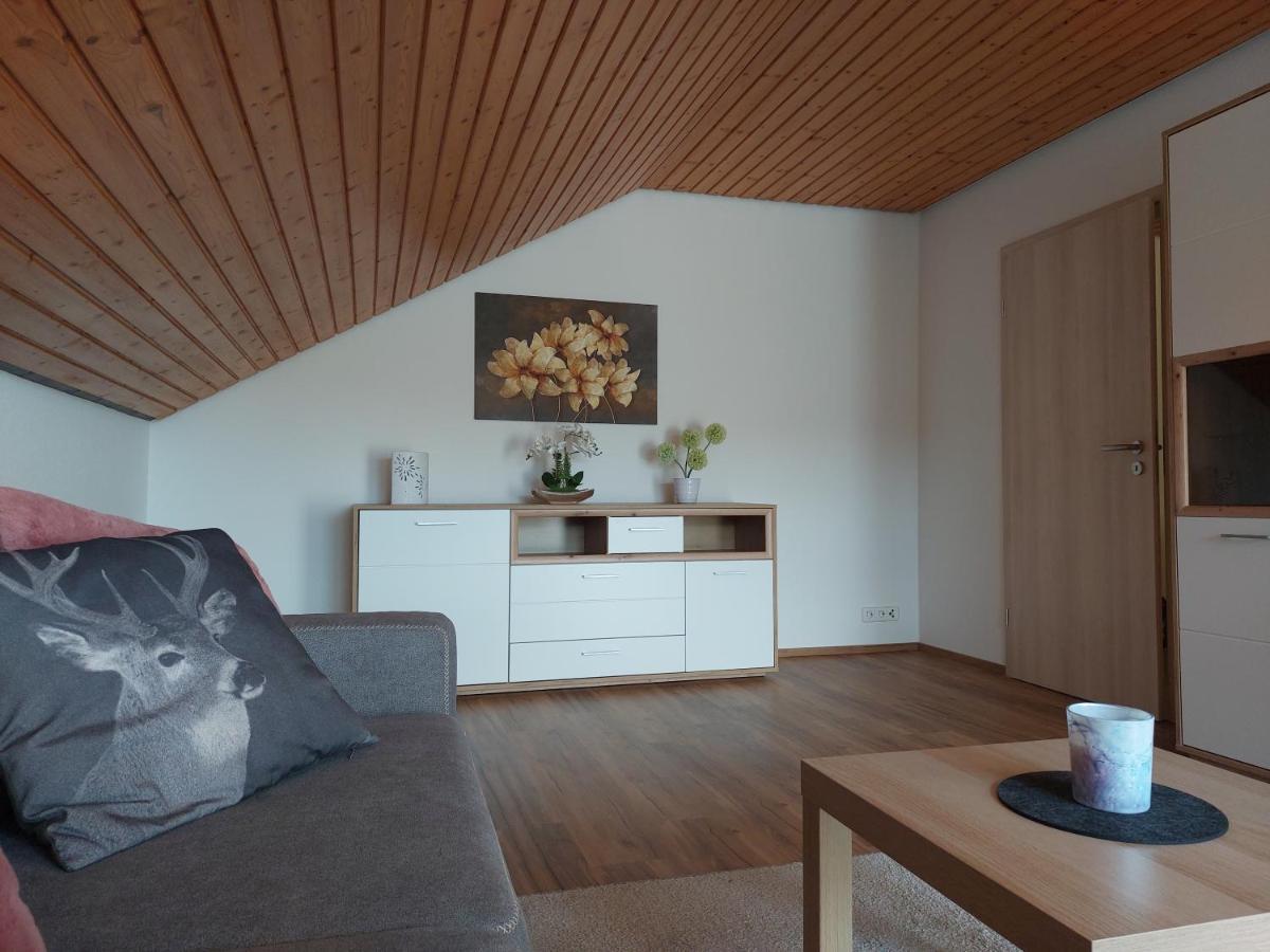 Moderne Ferienwohnung - Neu Renoviert - Ruhige Lage 왈다흐탈 외부 사진
