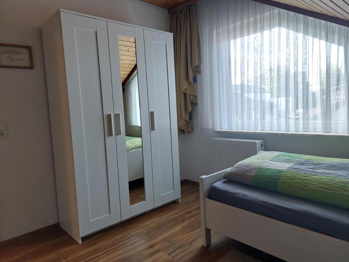 Moderne Ferienwohnung - Neu Renoviert - Ruhige Lage 왈다흐탈 외부 사진