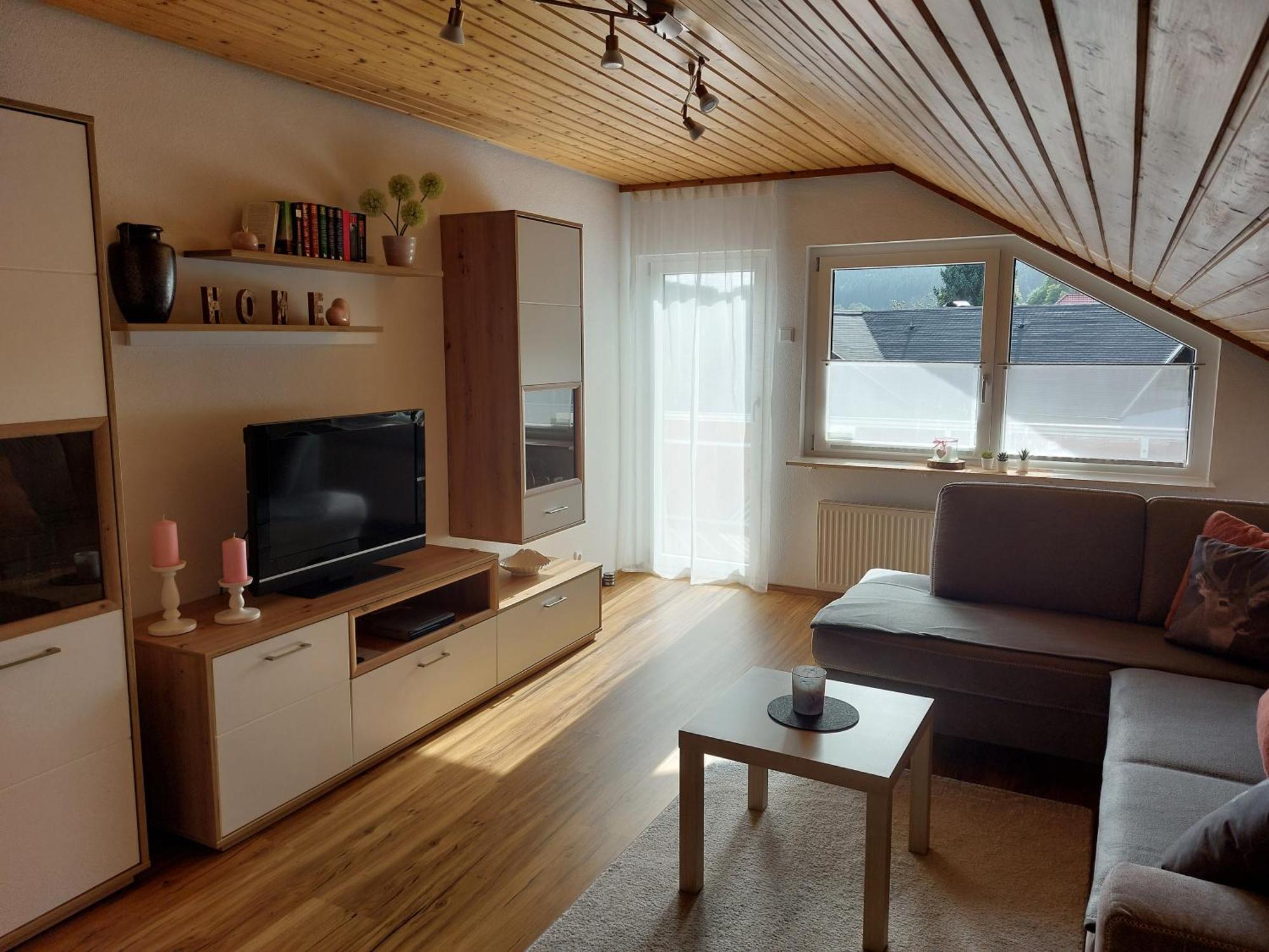 Moderne Ferienwohnung - Neu Renoviert - Ruhige Lage 왈다흐탈 외부 사진
