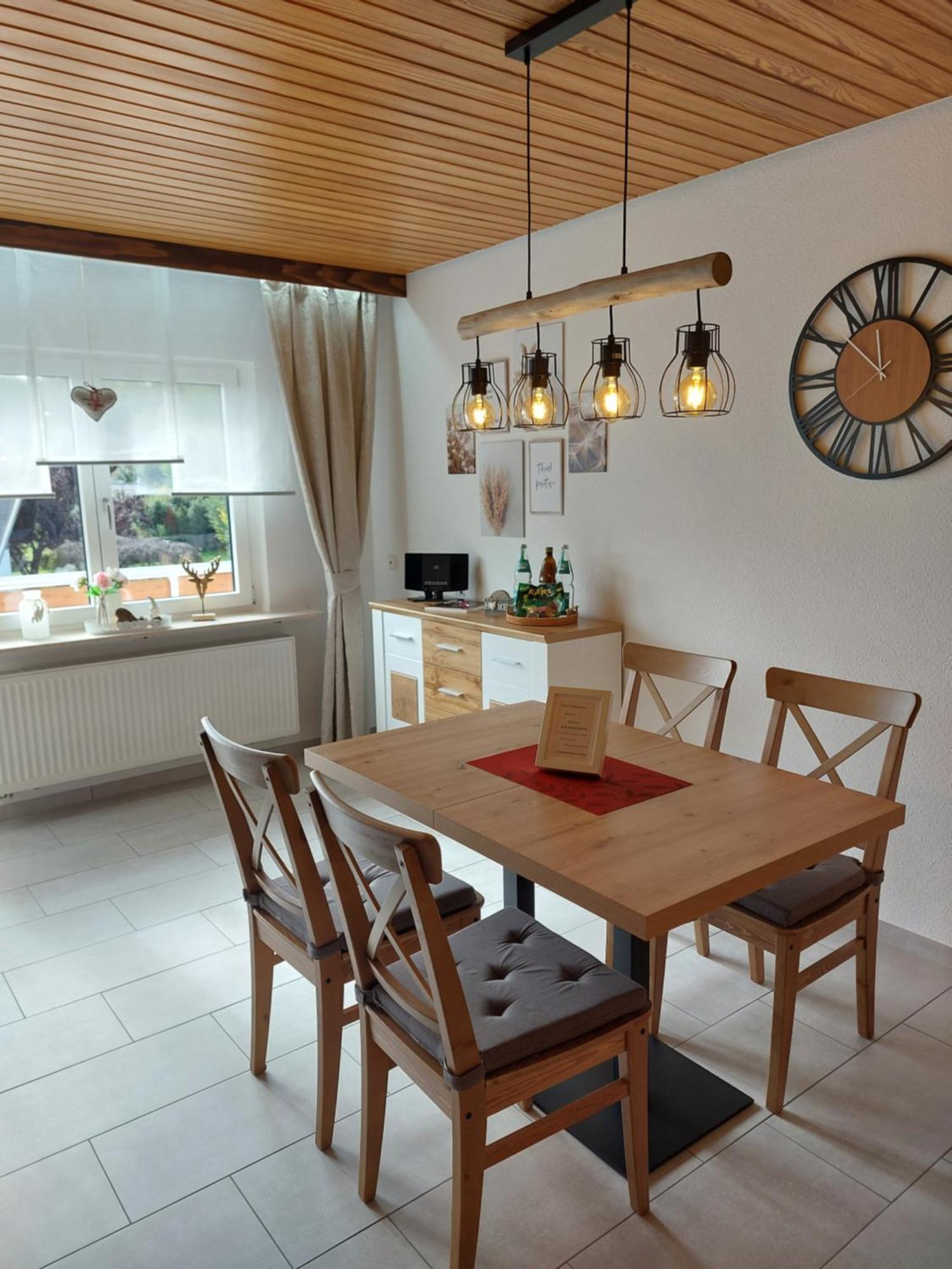 Moderne Ferienwohnung - Neu Renoviert - Ruhige Lage 왈다흐탈 외부 사진