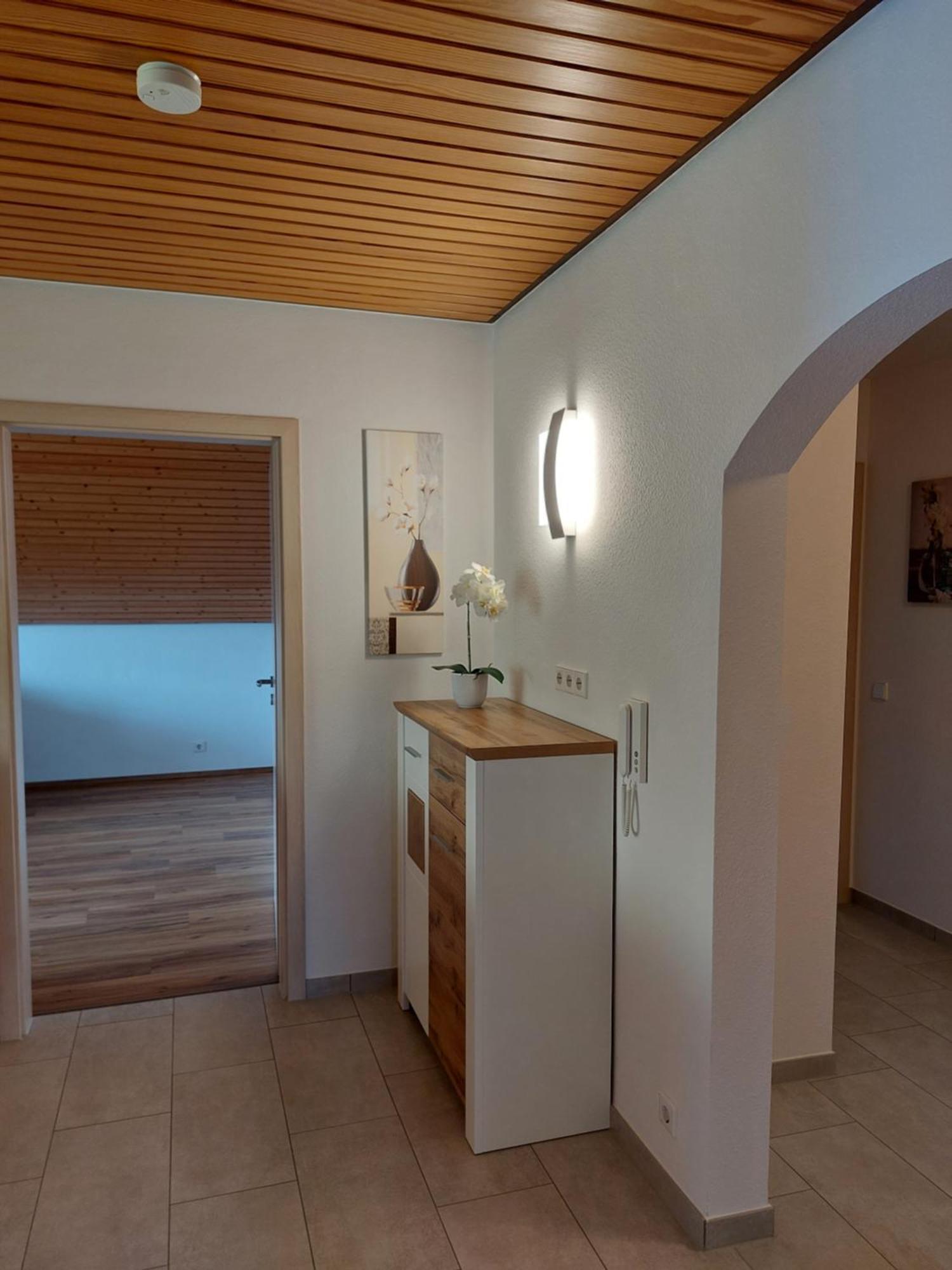 Moderne Ferienwohnung - Neu Renoviert - Ruhige Lage 왈다흐탈 외부 사진