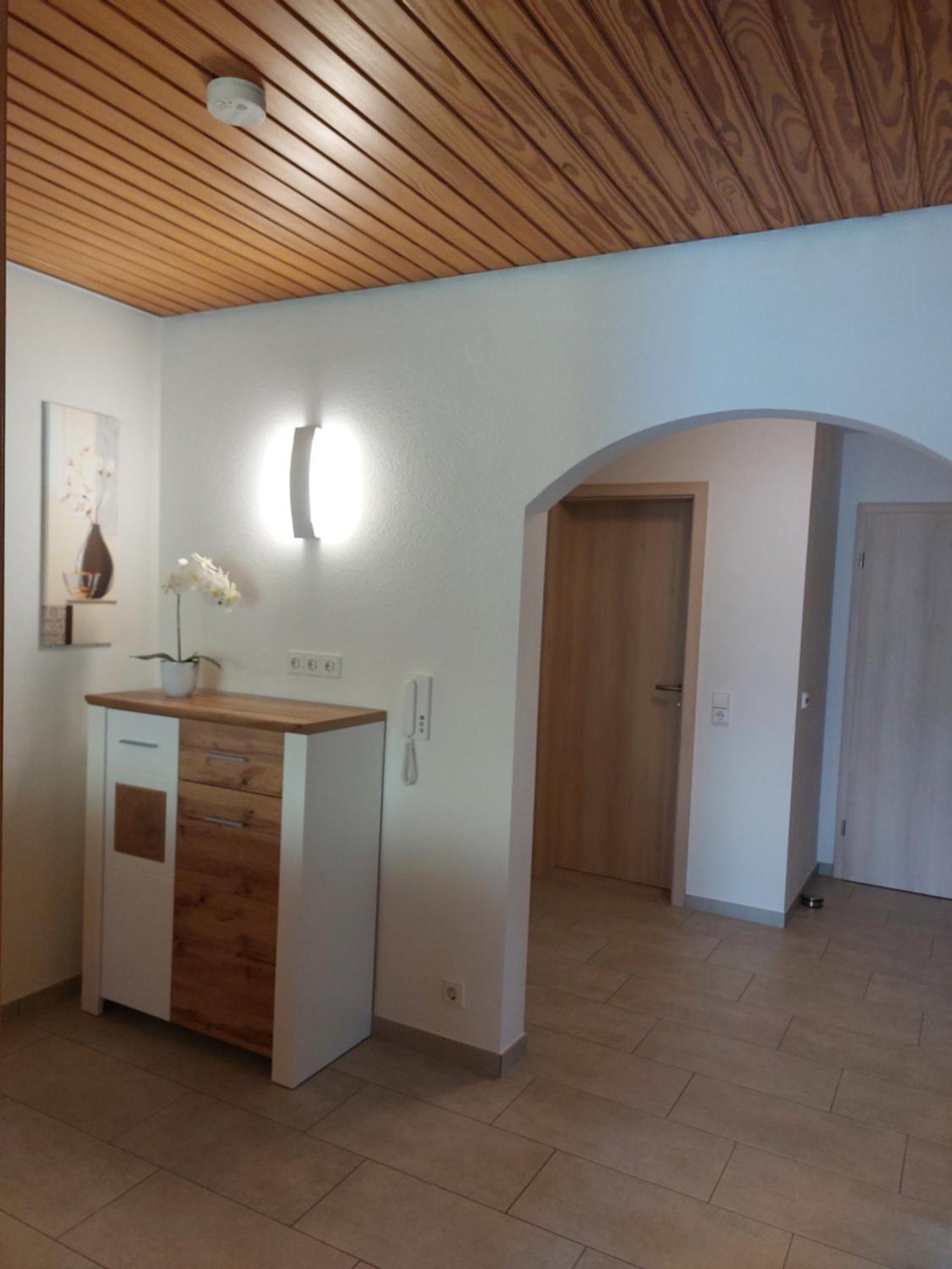 Moderne Ferienwohnung - Neu Renoviert - Ruhige Lage 왈다흐탈 외부 사진